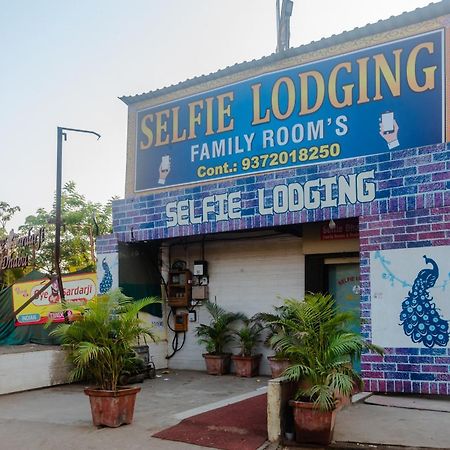 Oyo 37530 Selfie Dhaba Hotel Sasupada Exterior photo