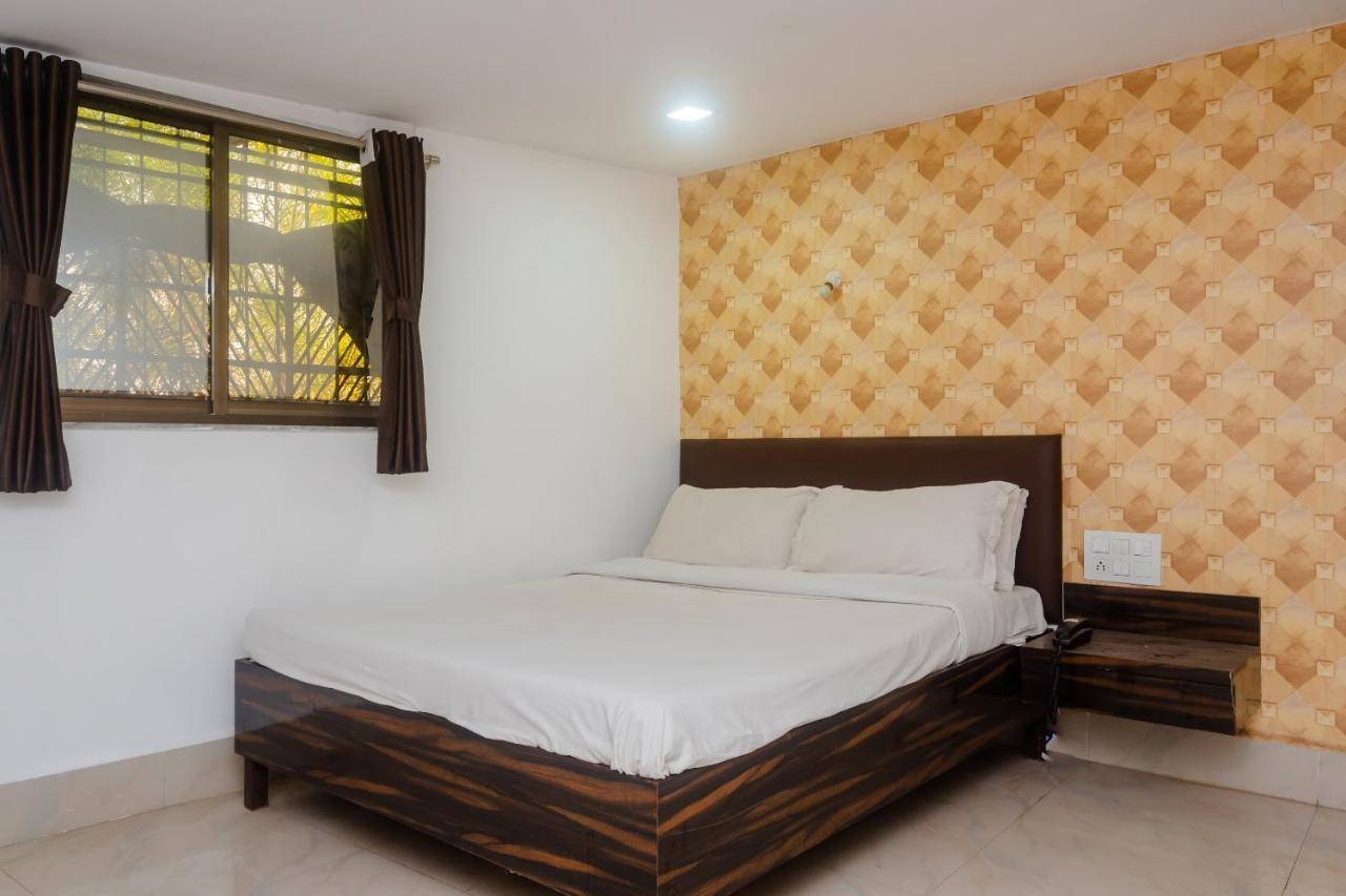 Oyo 37530 Selfie Dhaba Hotel Sasupada Room photo